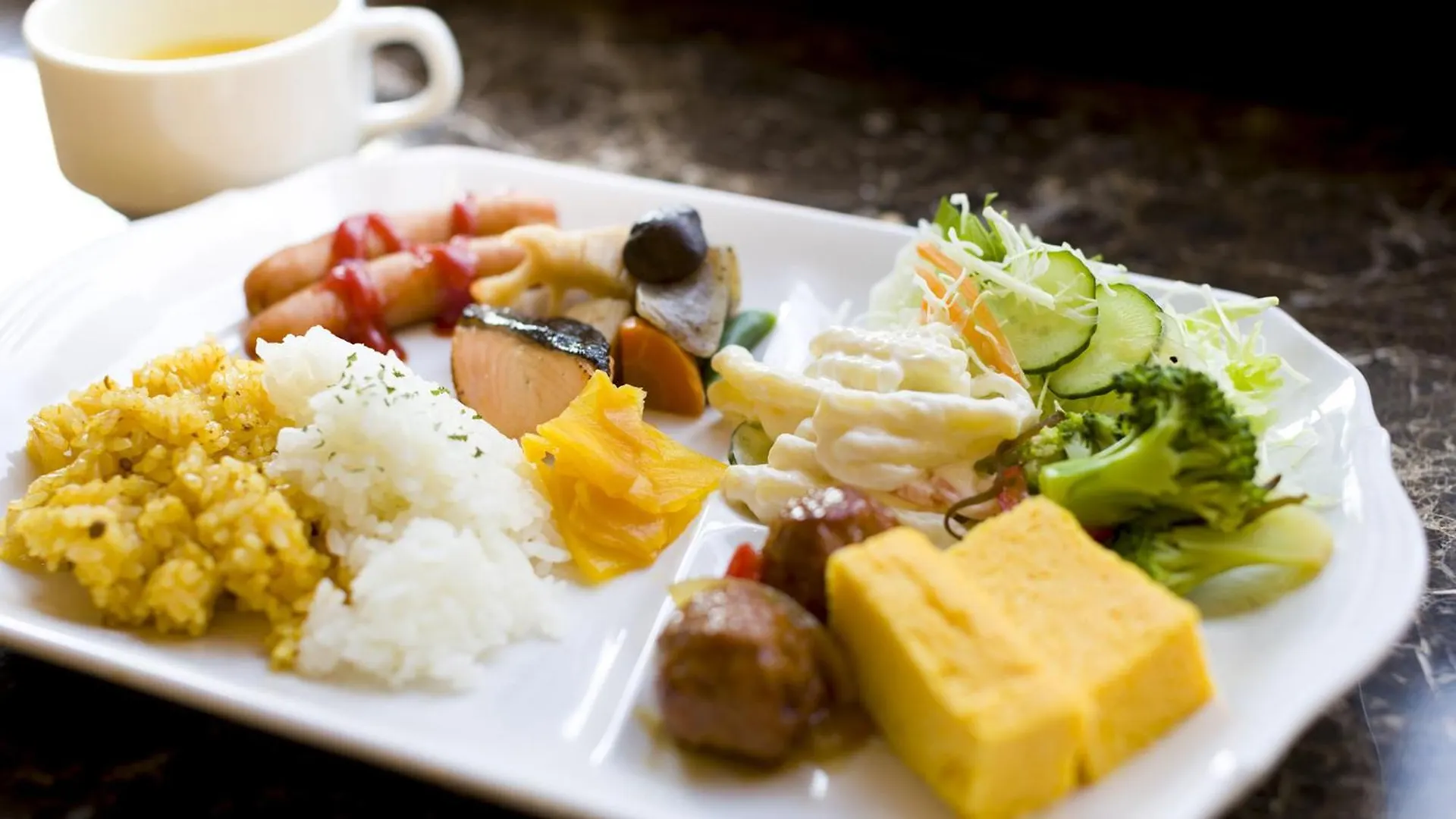 Toyoko Inn Nagoya-Eki Sakuradori-Guchi Honkan Hotel